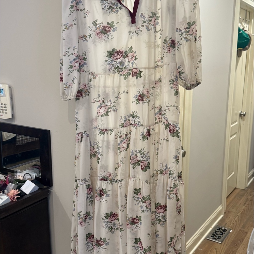Chic Floral Maxi Dress with Burgundy Accents